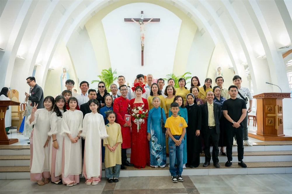 Gia đình Nguyễn Hoàng Ân